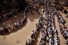 Que of job applicants